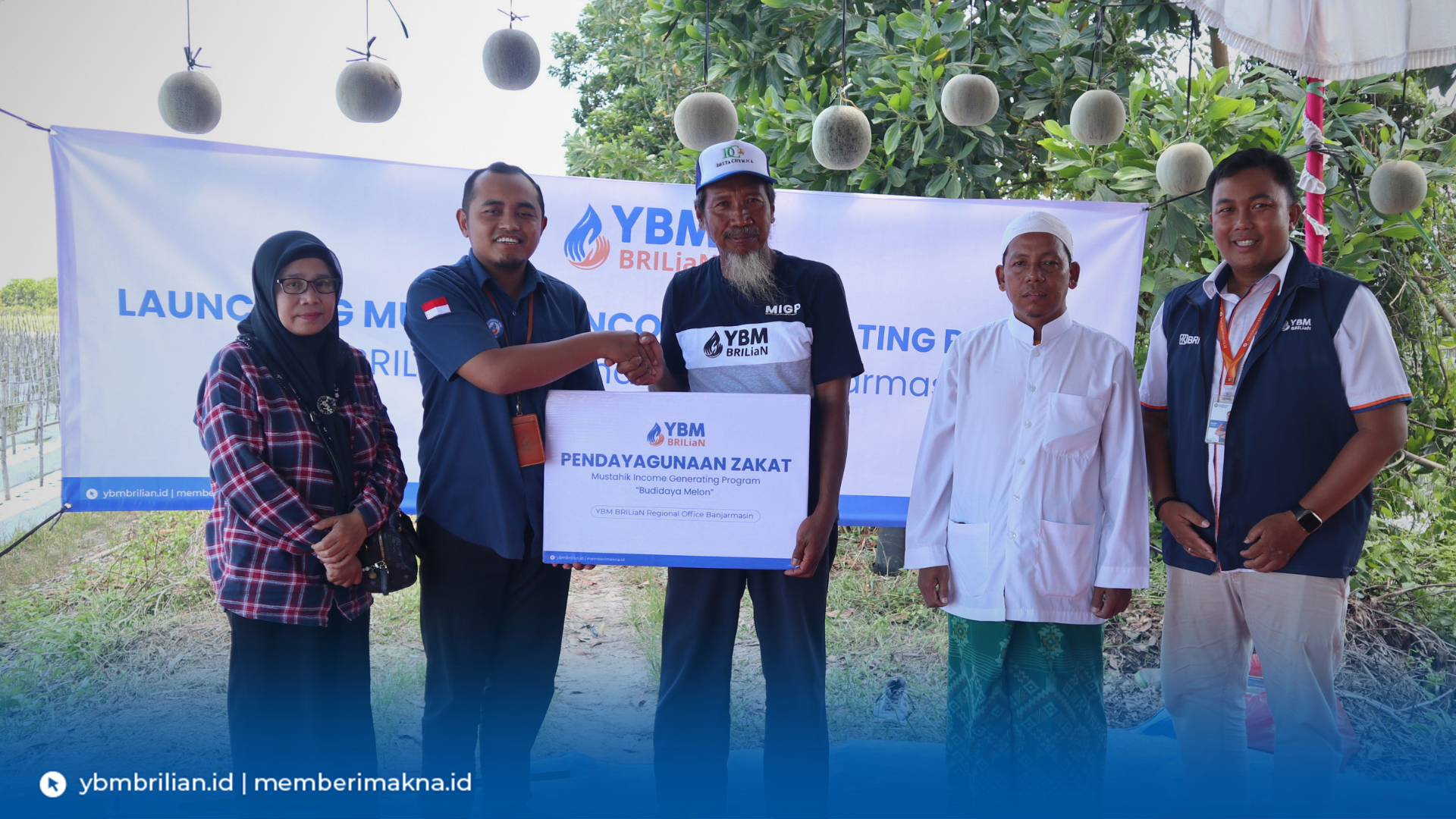 YBM BRILiaN Banjarmasin Luncurkan MIGP Budidaya Melon untuk Kelompok Tani Berkah Lestari